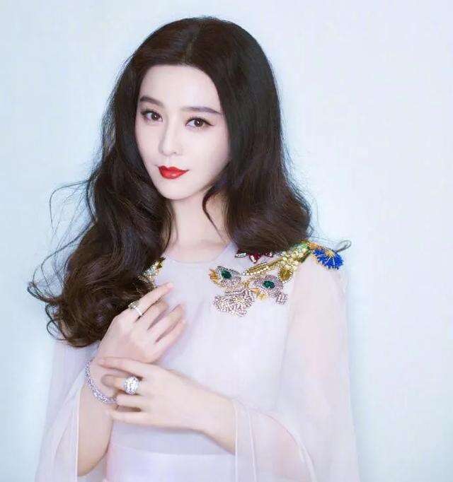 《巴清传》重拍完成!男女主换不停,国内首部假脸神剧有望播出