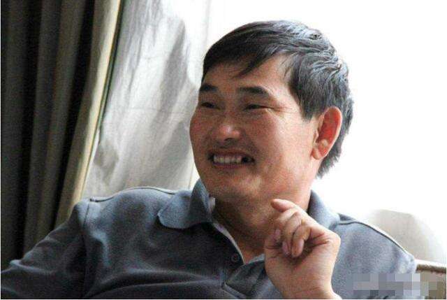 李谷一终于不再沉默,说出朱之文的歌唱水平,评价太真实了