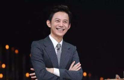 何炅人设崩塌?娱乐圈的“潜规则”告诉你,人脉究竟靠什么