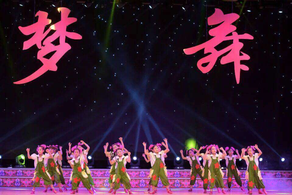 天津辰艺国际艺术中心加盟华视搜星《星梦工厂》影视艺术人才孵化基地