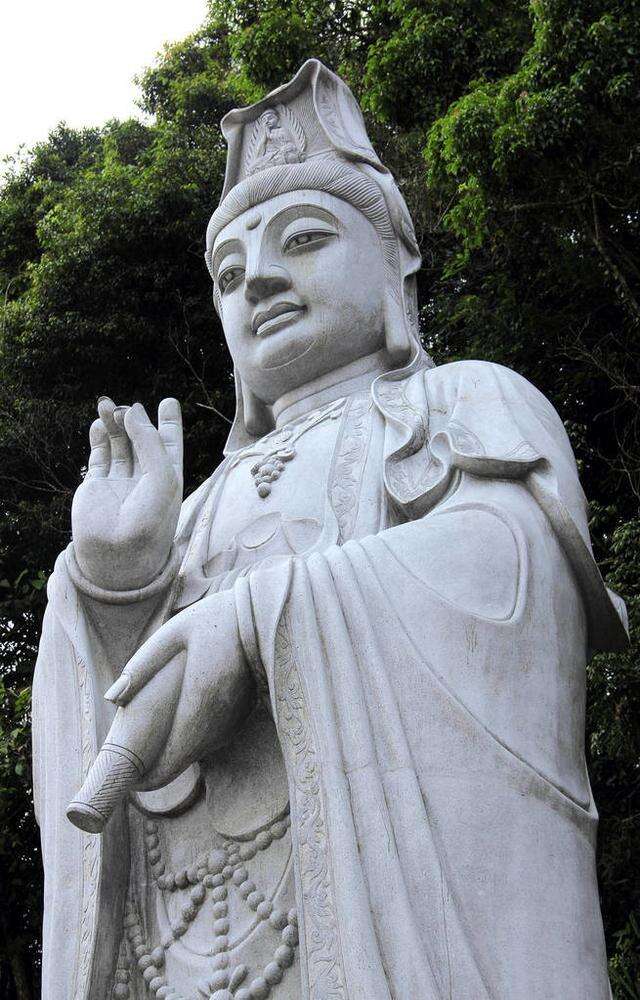 关之琳出生于浮华乱世:人生若有重来,我愿守清贫!