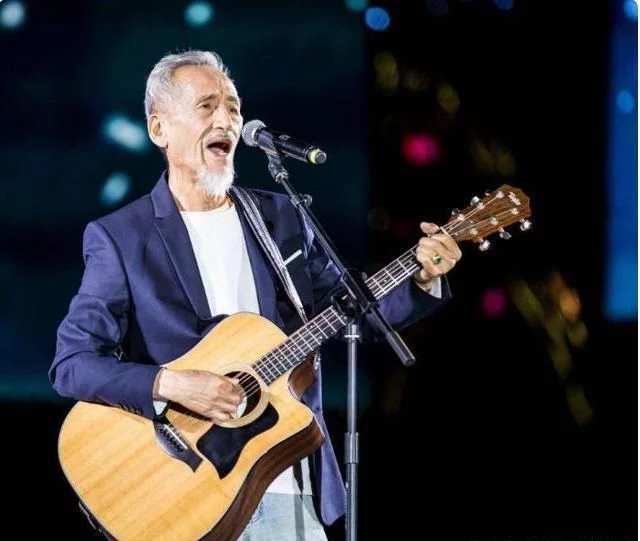 陈彼得74岁参加“中国好声音”,四位导师无一转身,庾澄庆:我们不配