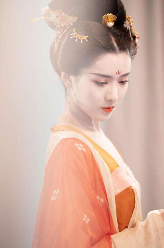 爱豆选秀霸屏再掀审美疲劳?《超A女壹号》携众国风女演员亮相惊艳全网