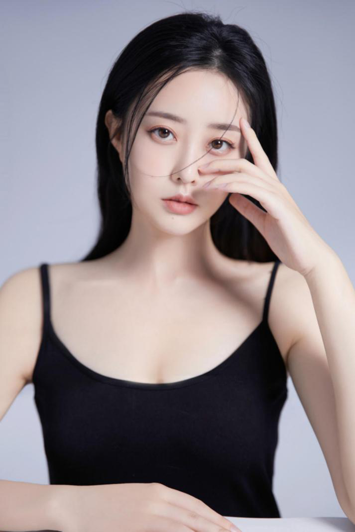 于心妍搭档龚俊张哲瀚,出演热播剧《山河令》,成为今年网剧黑马