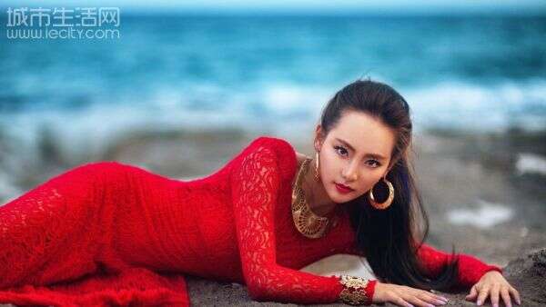 张嘉倪