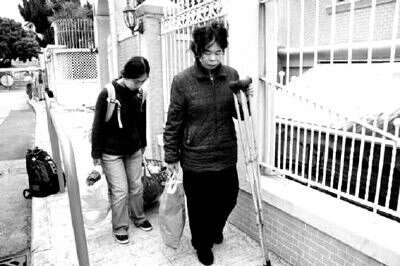 杨丽娟:追星13年逼父跳海,醒悟得太晚,毁了自己一辈子