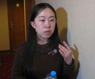 杨丽娟:追星13年逼父跳海,醒悟得太晚,毁了自己一辈子