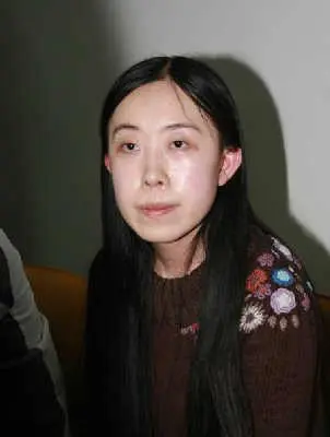 杨丽娟:追星13年逼父跳海,醒悟得太晚,毁了自己一辈子