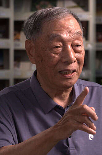 抗美援朝战场上,张书义的任务是亲手安葬牺牲的志愿军烈士,给长眠在异国他乡的战友以最后的温暖和告慰—— 异国埋忠骨 他乡慰英魂