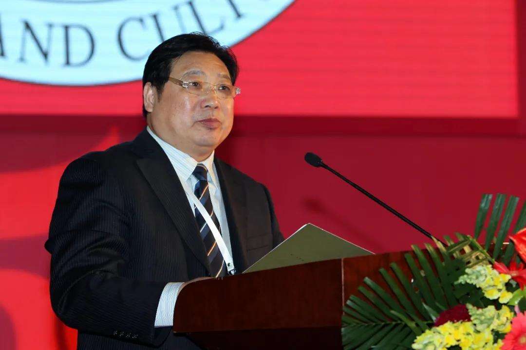 年终盘点,为什么选择汉字“承上启下”? ——专访中国辞书学会会长李宇明