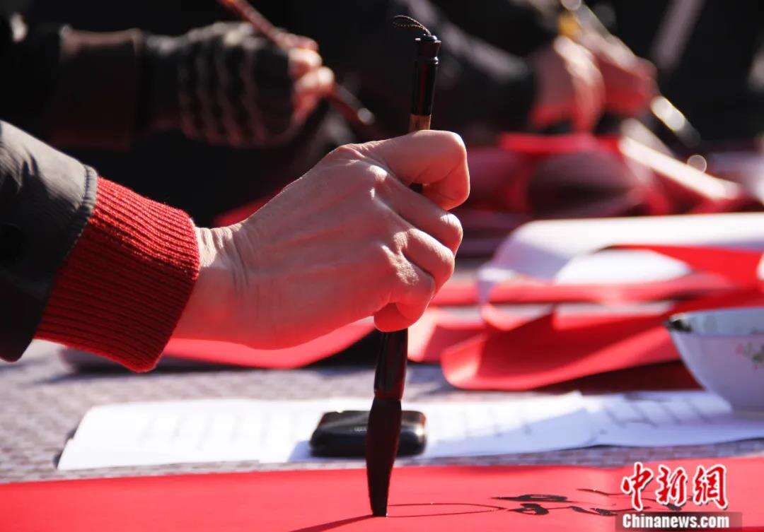 年终盘点,为什么选择汉字“承上启下”? ——专访中国辞书学会会长李宇明