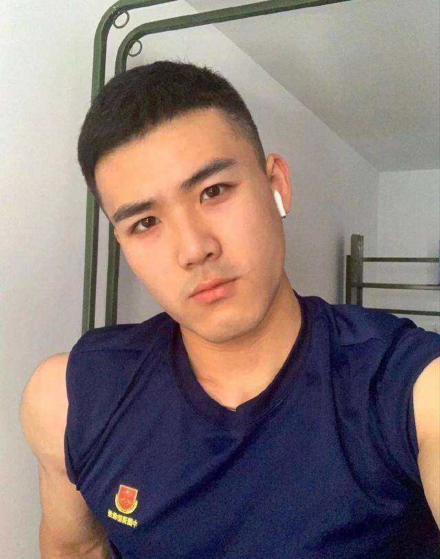 中国消防员小哥哥,这劲爆肌肉身材,也太馋人了!