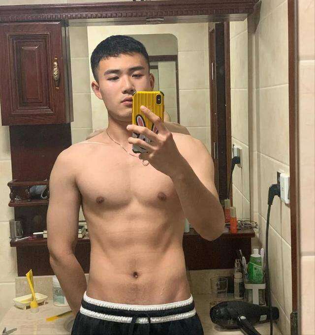中国消防员小哥哥,这劲爆肌肉身材,也太馋人了!