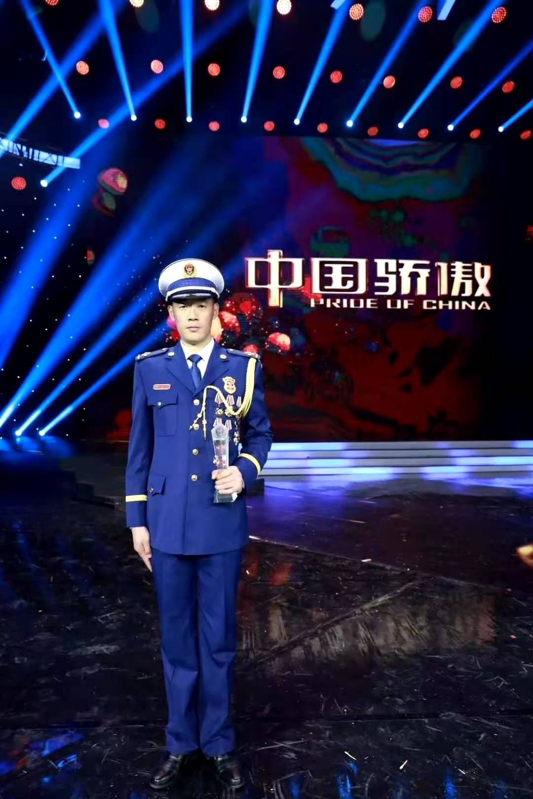 刘本成:用雷锋精神擦亮橙色之光