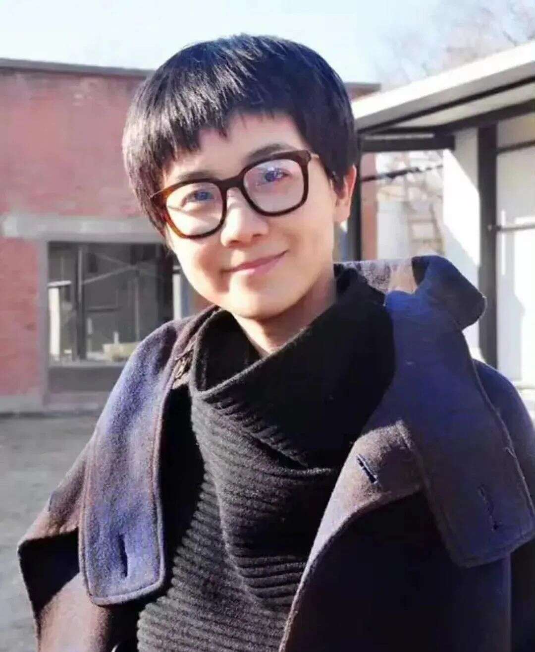 导演王一淳实名举报欢喜传媒,网友关注点却全在徐峥:早该查查了