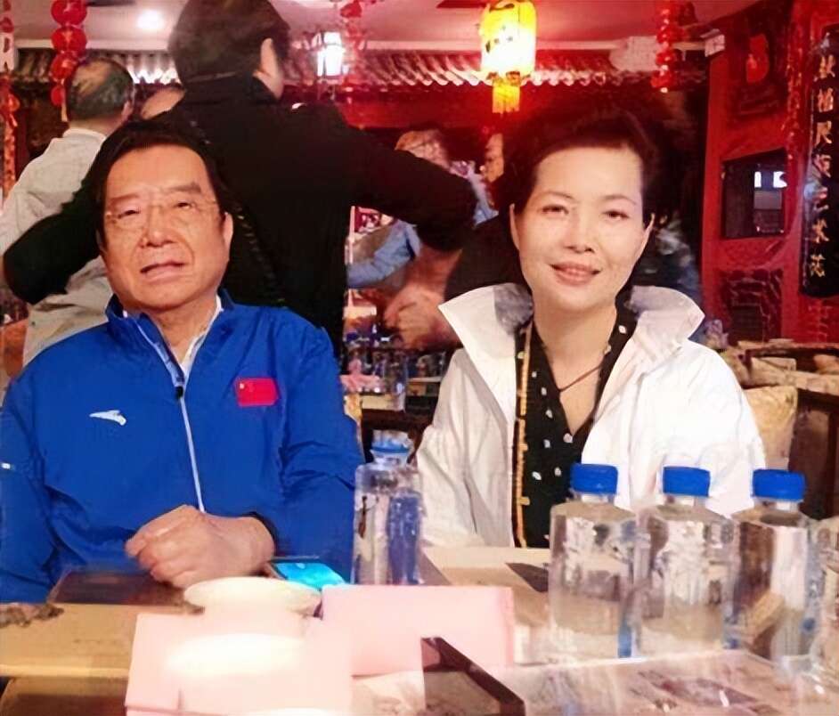 李双江大儿子李贺:从没享受过父爱,却要承担父亲和继母晚年生活
