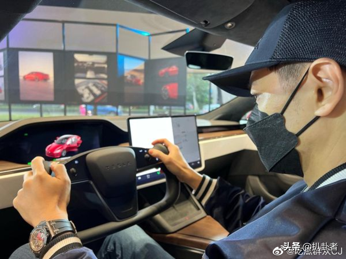 车祸监控视频曝光,林志颖伤及颜面肩膀粉碎性骨折,特斯拉回应