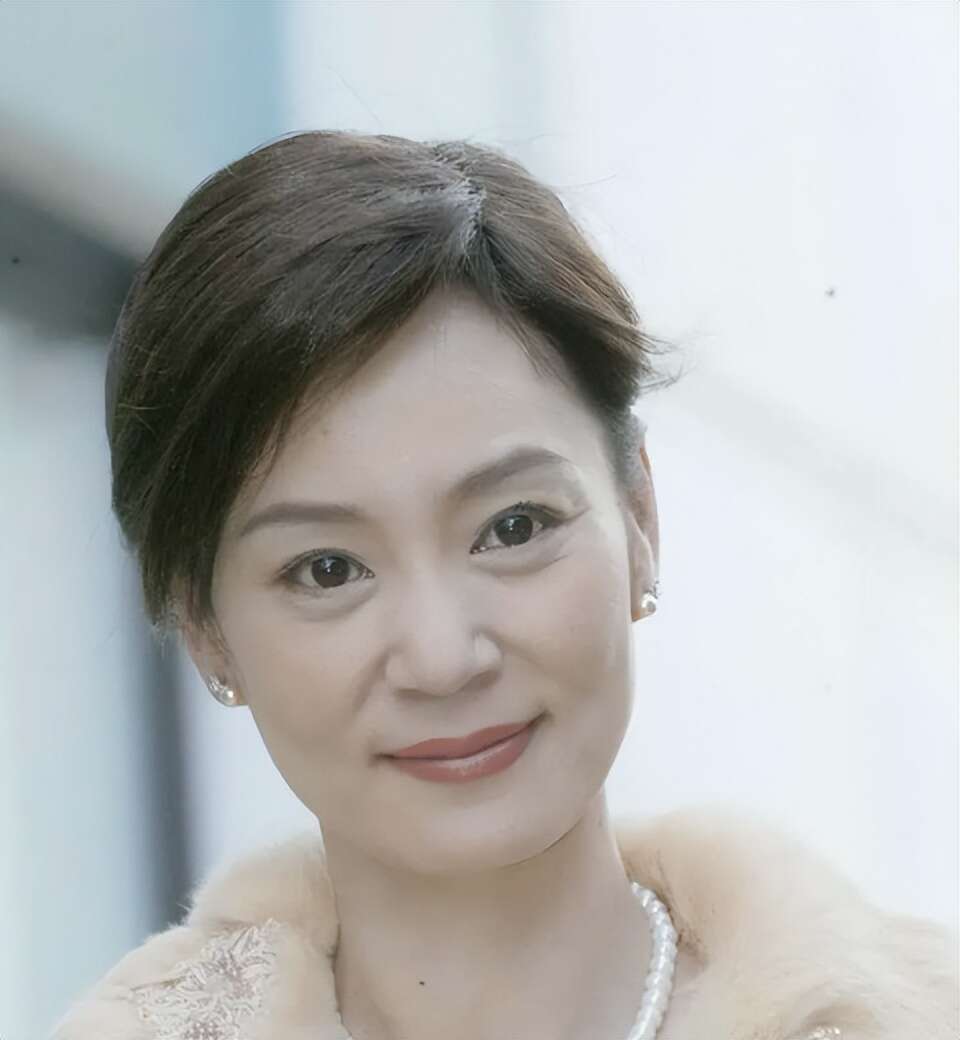 年过60“无儿无女”的7位明星,独居遗憾,亿万身家没子女继承