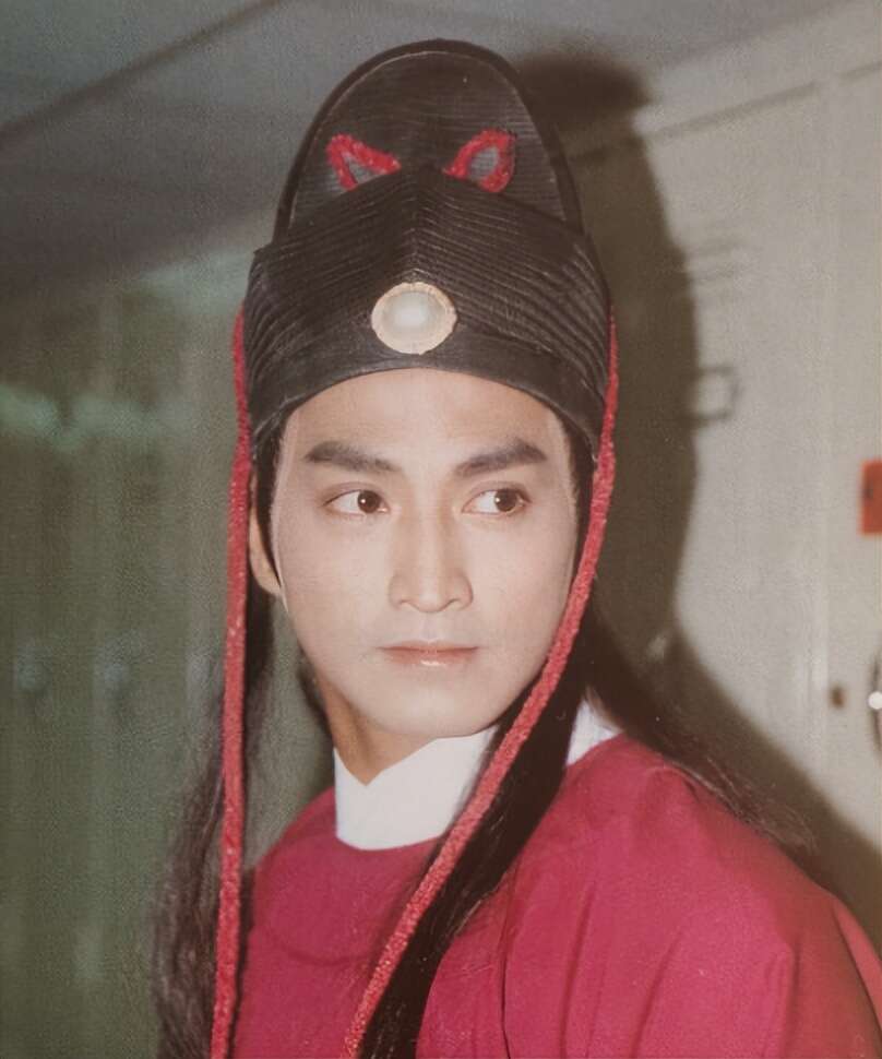 年过60“无儿无女”的7位明星,独居遗憾,亿万身家没子女继承