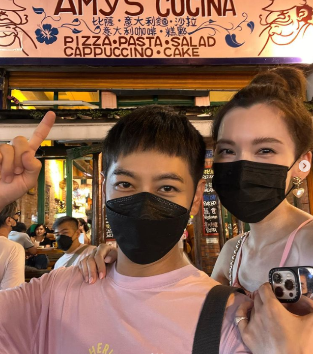 林志颖带老婆儿子逛街,12岁Kimi又高又壮,身高体型均超爸爸