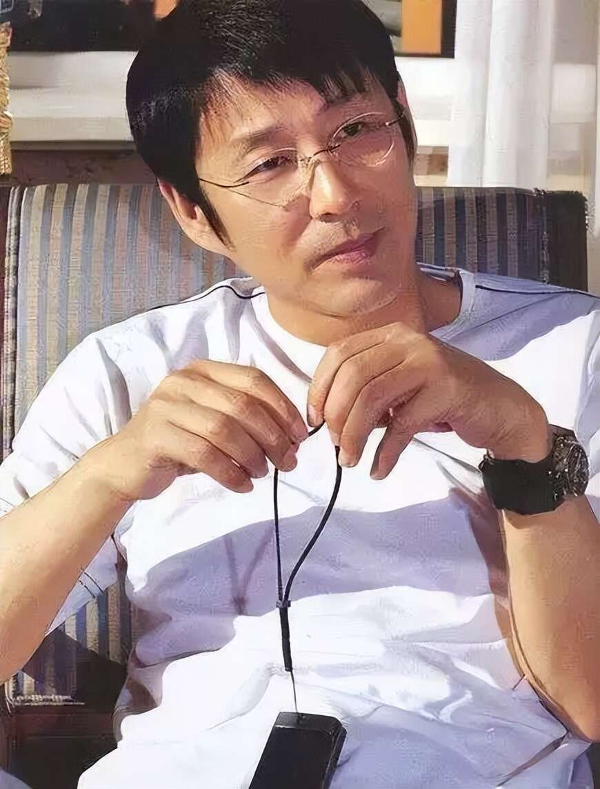 陈道明:娶央视主持人恩爱40年,和妻子互相成就,女儿是他的骄傲
