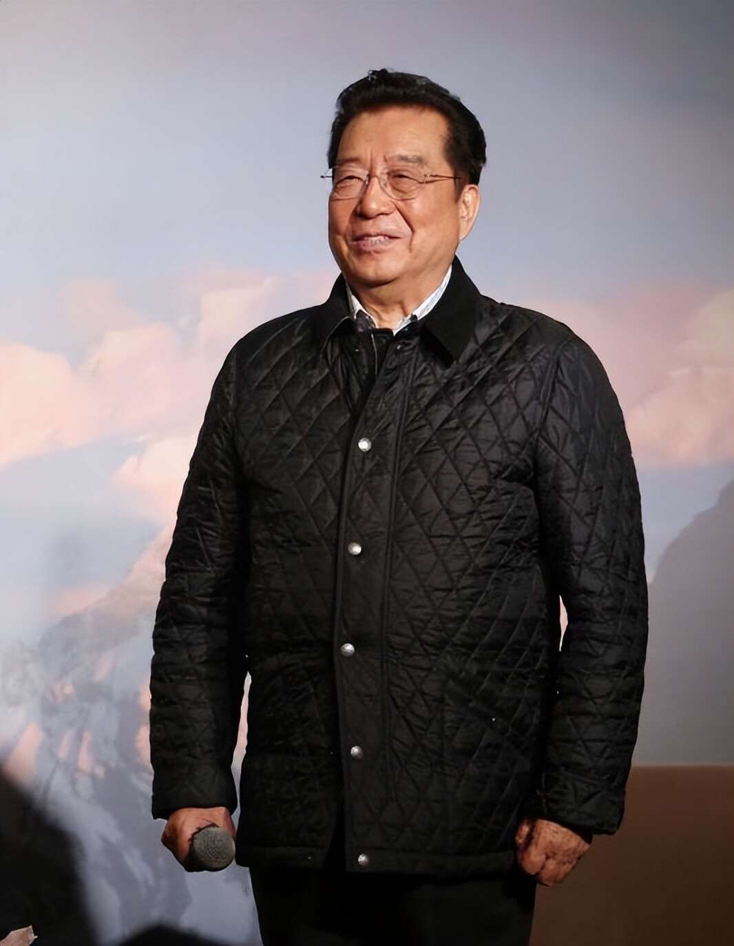 李双江大儿子李贺:从没享受过父爱,却要承担父亲和继母晚年生活