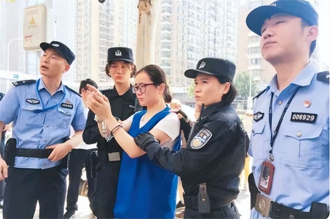 杨春燕:90后“黑老大”,淑女外表暗藏毒辣,被捕时还在读硕士