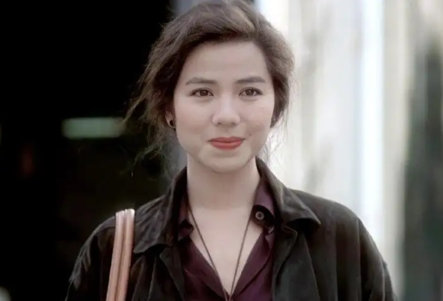 年过60“无儿无女”的7位明星,独居遗憾,亿万身家没子女继承