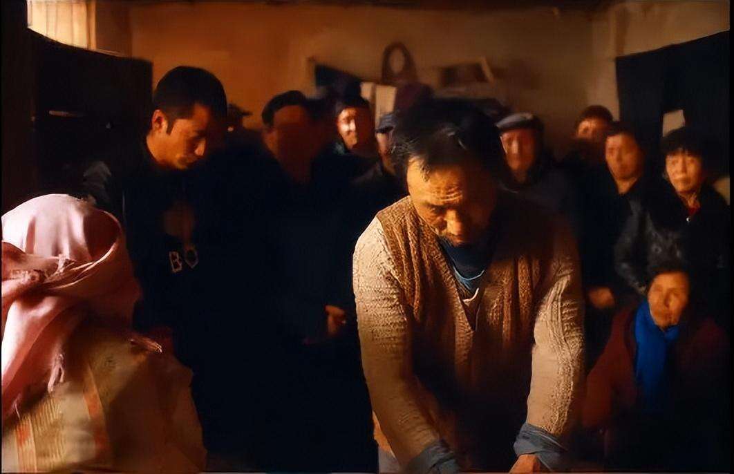 《隐入尘烟》充满了对农村的敌意,带着对农民的恶意