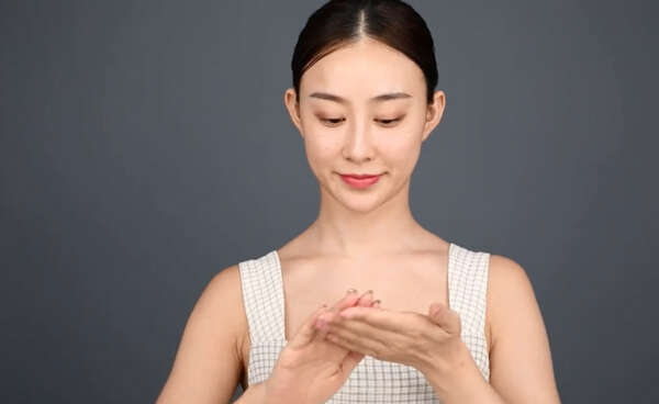 奢脉舒缓修护面部精华油使用方法