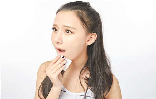 油痘肌怎么改善?收好这份夏天护肤指南!