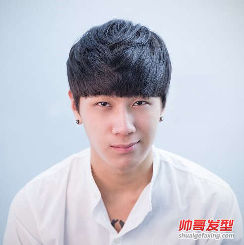 萌系阳光大男孩发型设计 韩式齐刘海波波头