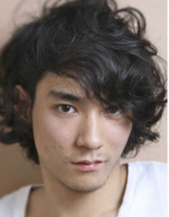 男生头发怎么卷好看 男生浪漫卷发演绎法式风情