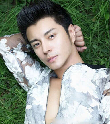 男士短发小背头发型 成熟男人大背头图片