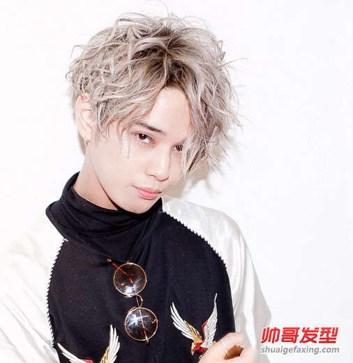 男生韩式蓬松发型秒变帅哥 韩式型男帅哥