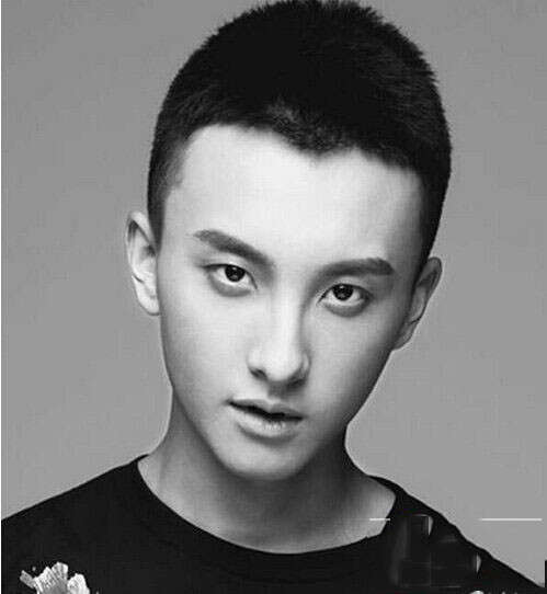 2016男生最新流行短发 男生短头发图片