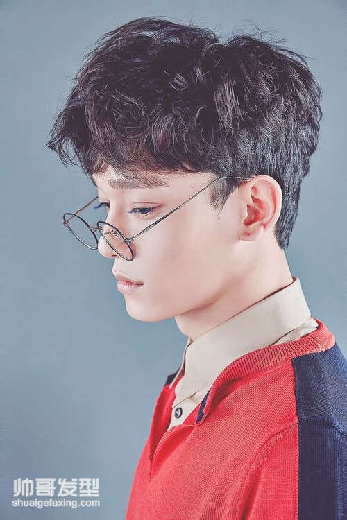 眼镜男韩式发型图片 男生戴眼镜帅气发型
