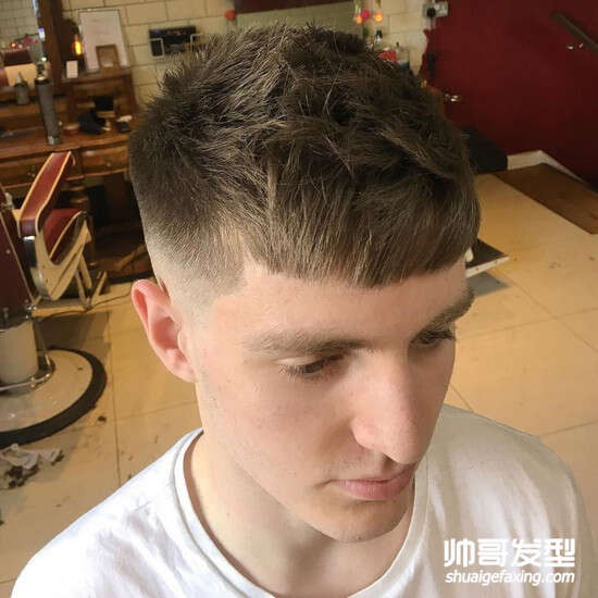 男士短发怎么剪出个性和时尚 欧美帅气超短发图片