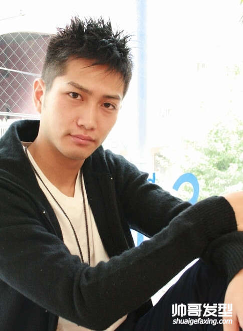 清爽利落的男士短发 打造帅气好看的男士发型