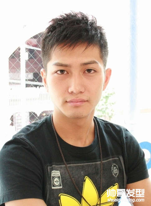 清爽利落的男士短发 打造帅气好看的男士发型