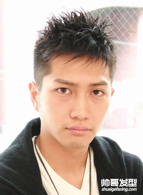 清爽利落的男士短发 打造帅气好看的男士发型