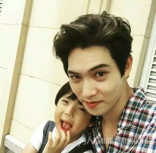 男人秋天剪什么头发好看 男士秋季发型推荐