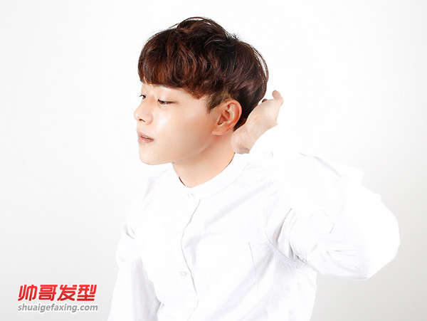 两款韩式卷刘海发型 男生最新潮发型图片