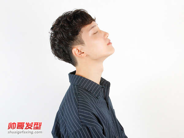 两款韩式卷刘海发型 男生最新潮发型图片