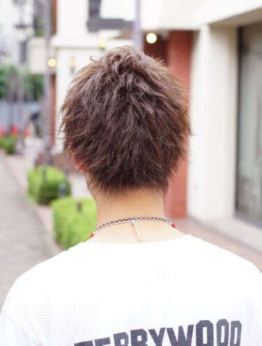 二十岁男生剪什么发型好看 小清新男生发型图片