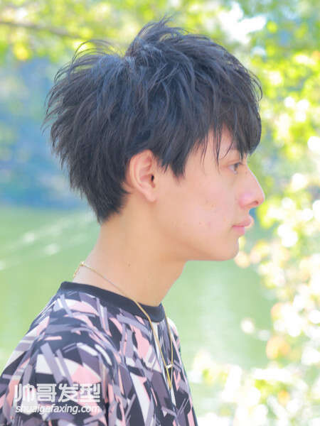 二十岁男生剪什么发型好看 小清新男生发型图片