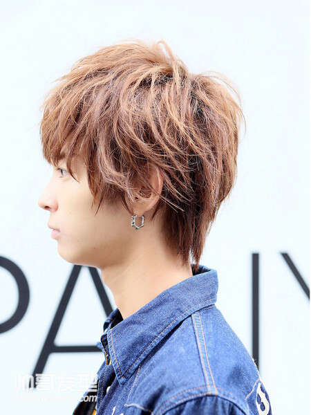 二十岁男生剪什么发型好看 小清新男生发型图片