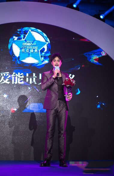 明道最新发型凸显成熟男人魅力