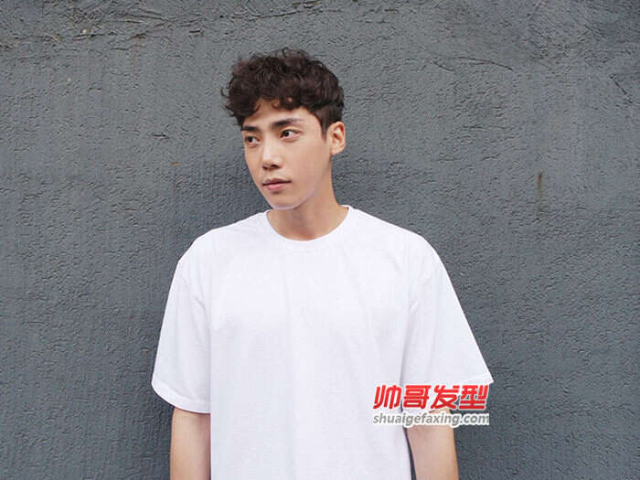 两款夏季最炫发型设计 男生短发也很潮
