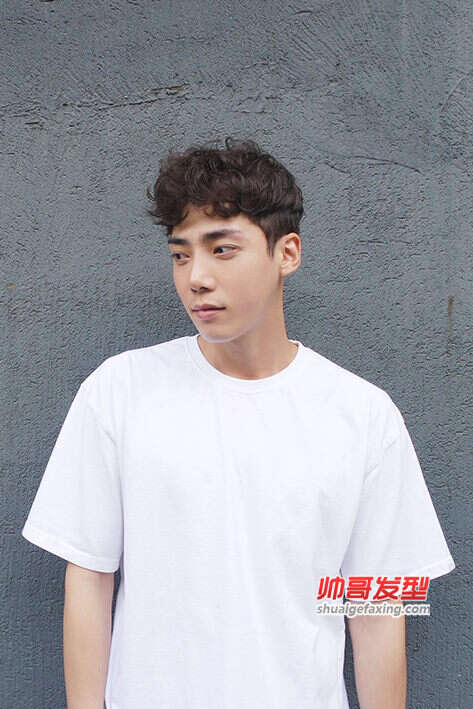 两款夏季最炫发型设计 男生短发也很潮